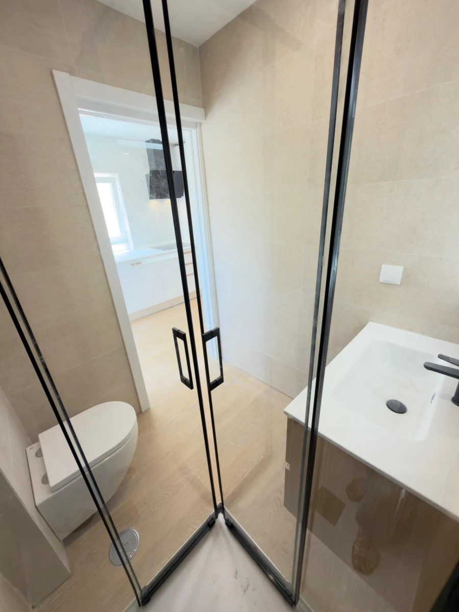 Apartamento T1 para Venda em Carcavelos e Parede Foto 34