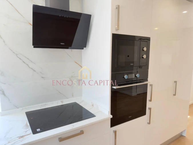 Apartamento T1 para Venda em Carcavelos e Parede Foto 5
