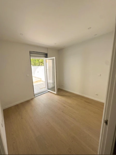 Moradia T1 para Venda em Carcavelos e Parede