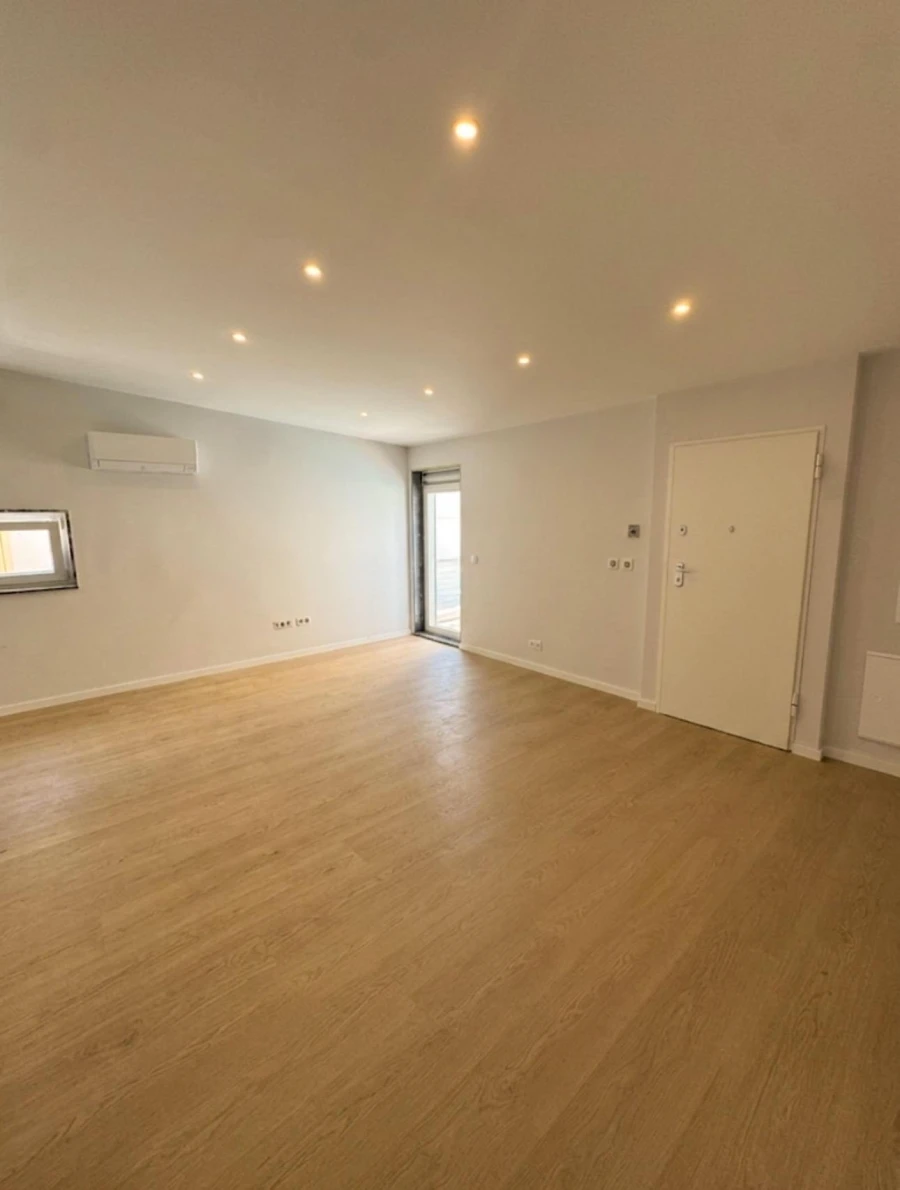 Moradia T1 para Venda em Carcavelos e Parede Foto 3