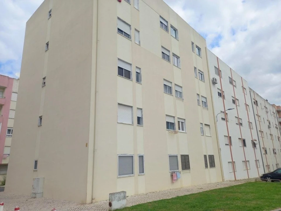 Apartamento T2 para Venda em Carregado e Cadafais Foto 16