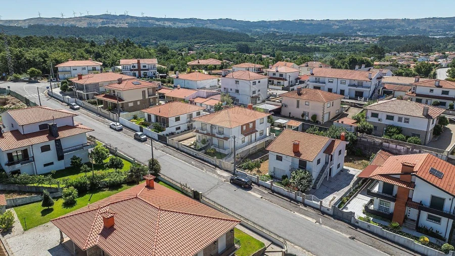 Moradia T4 para Venda em Revelhe Foto 34