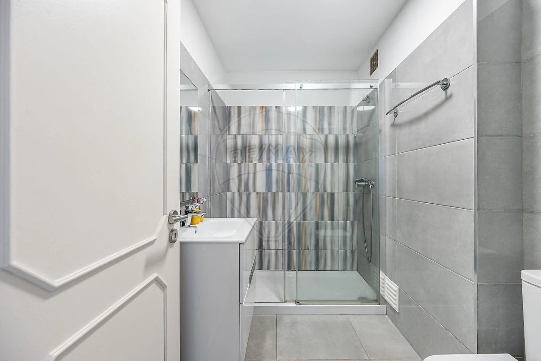 Apartamento T4 para Venda em Paranhos Foto 11
