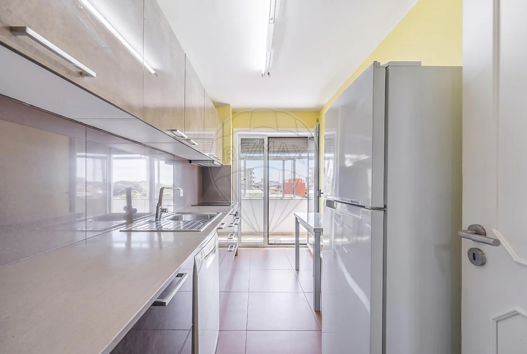 Apartamento T4 para Venda em Paranhos Foto 24