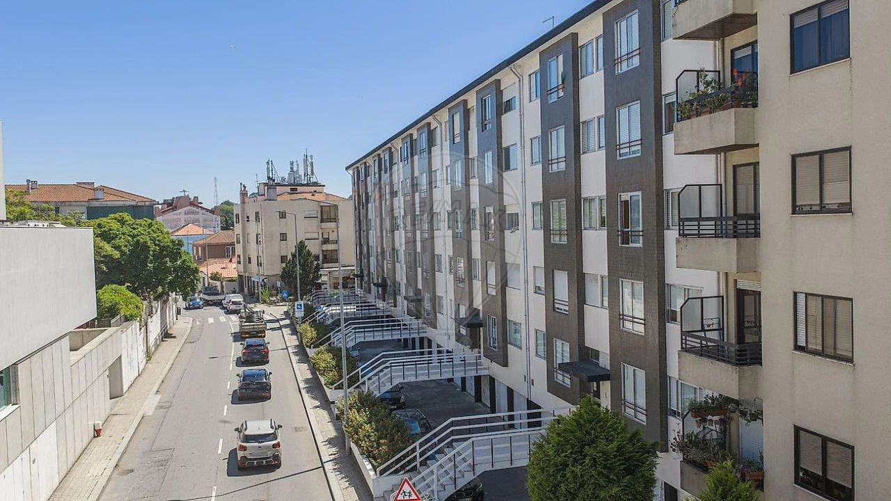 Apartamento T4 para Venda em Paranhos Foto 7