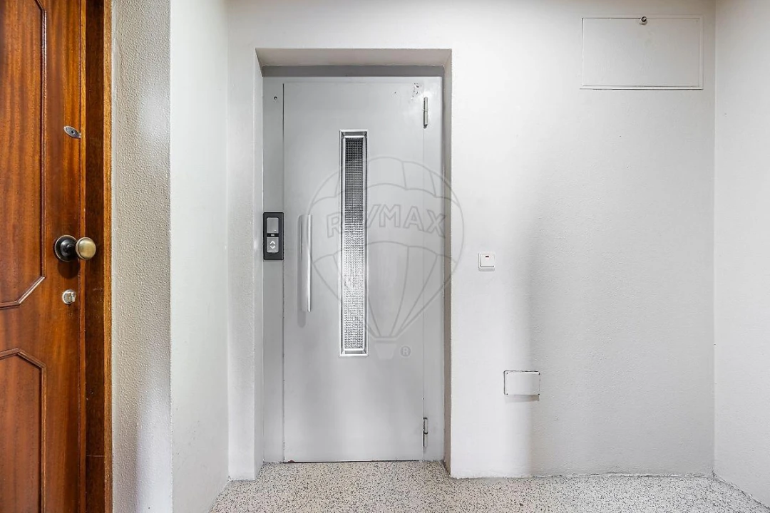 Apartamento T4 para Venda em Paranhos Foto 9
