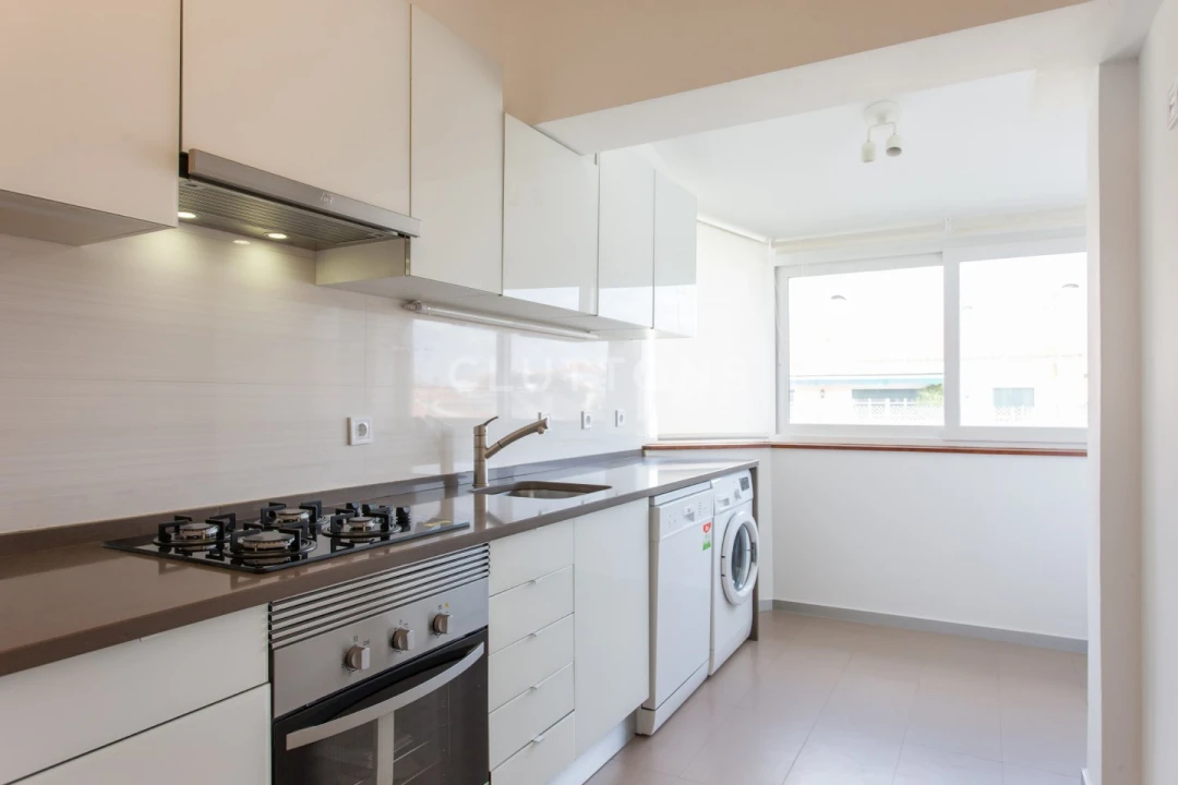 Apartamento T3 para Venda em Carcavelos e Parede Foto 3