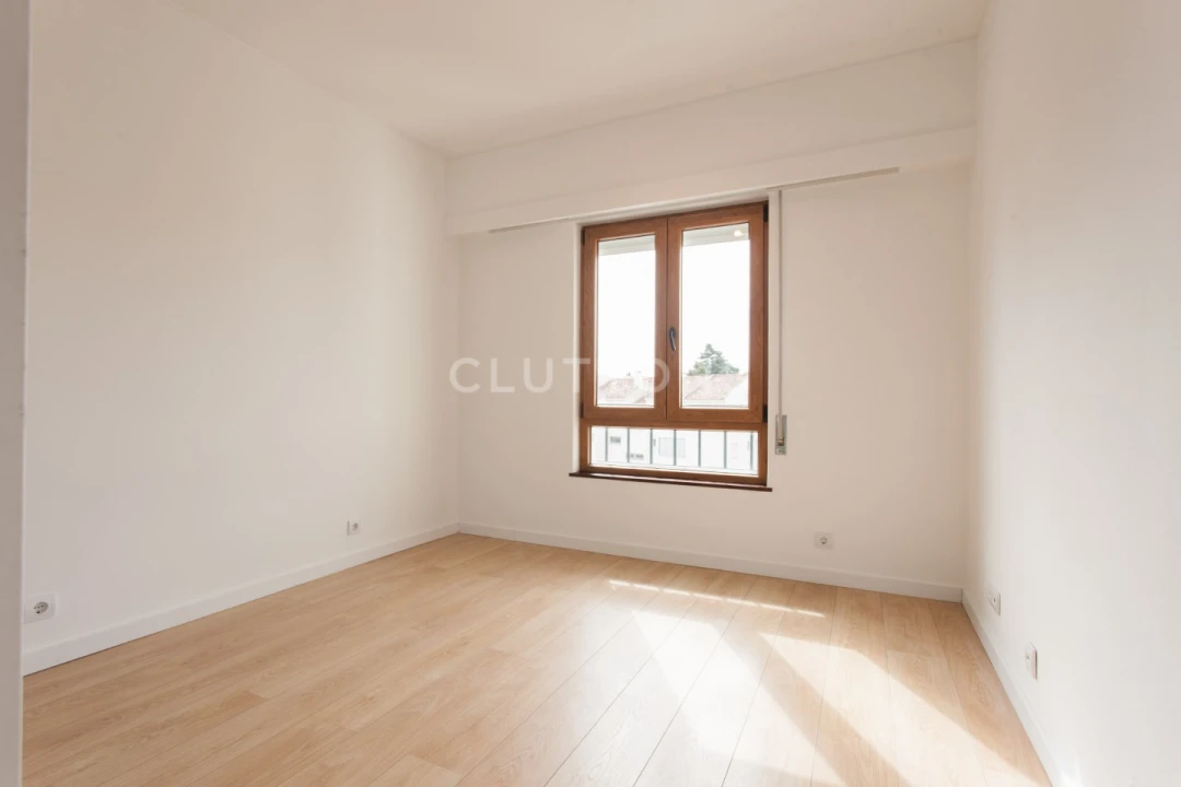 Apartamento T3 para Venda em Carcavelos e Parede Foto 6