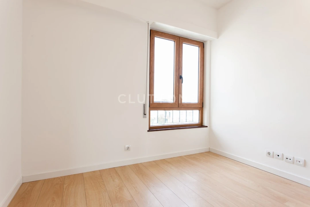 Apartamento T3 para Venda em Carcavelos e Parede Foto 18