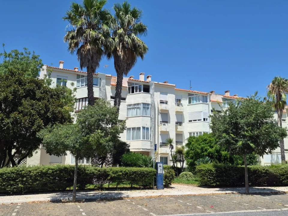 Apartamento T3 para Venda em Carcavelos e Parede Foto 1