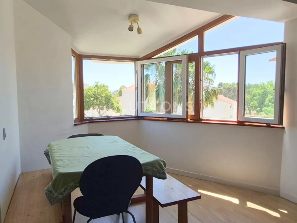 Apartamento T3 para Venda em Carcavelos e Parede Foto 8