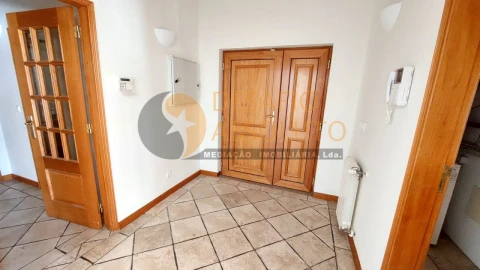 Moradia T3 para Venda em Sesimbra (Castelo)