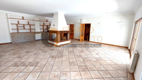 Moradia T3 para Venda em Sesimbra (Castelo)