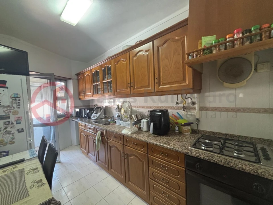 Apartamento T2 para Venda em Laranjeiro e Feijó Foto 12