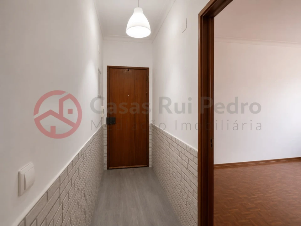 Apartamento T2 para Venda em Laranjeiro e Feijó Foto 5