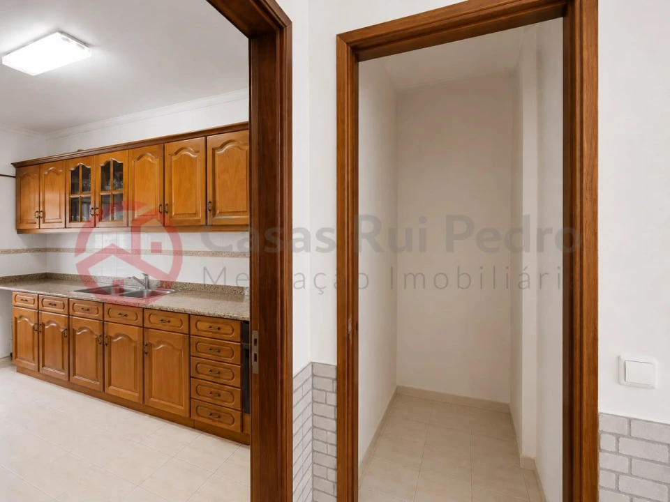 Apartamento T2 para Venda em Laranjeiro e Feijó Foto 9