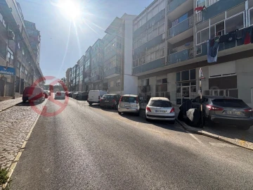 Apartamento T2 para Venda em Laranjeiro e Feijó