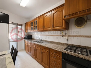 Apartamento T2 para Venda em Laranjeiro e Feijó