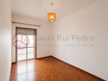 Apartamento T2 para Venda em Laranjeiro e Feijó