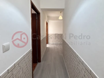 Apartamento T2 para Venda em Laranjeiro e Feijó