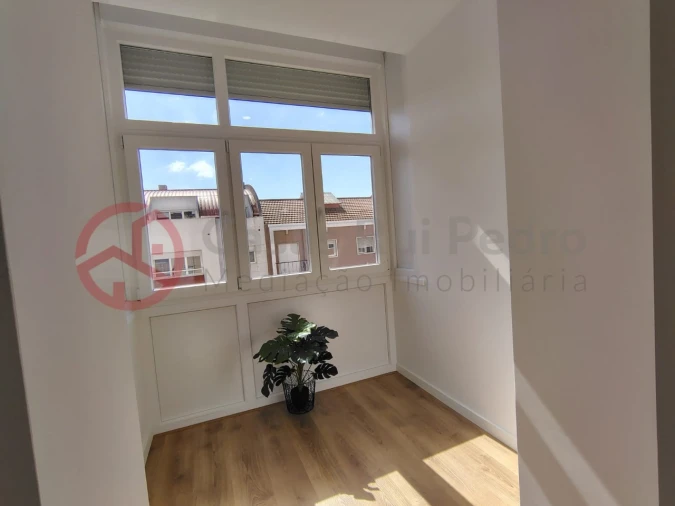 Apartamento T3 para Venda em Benfica Foto 5