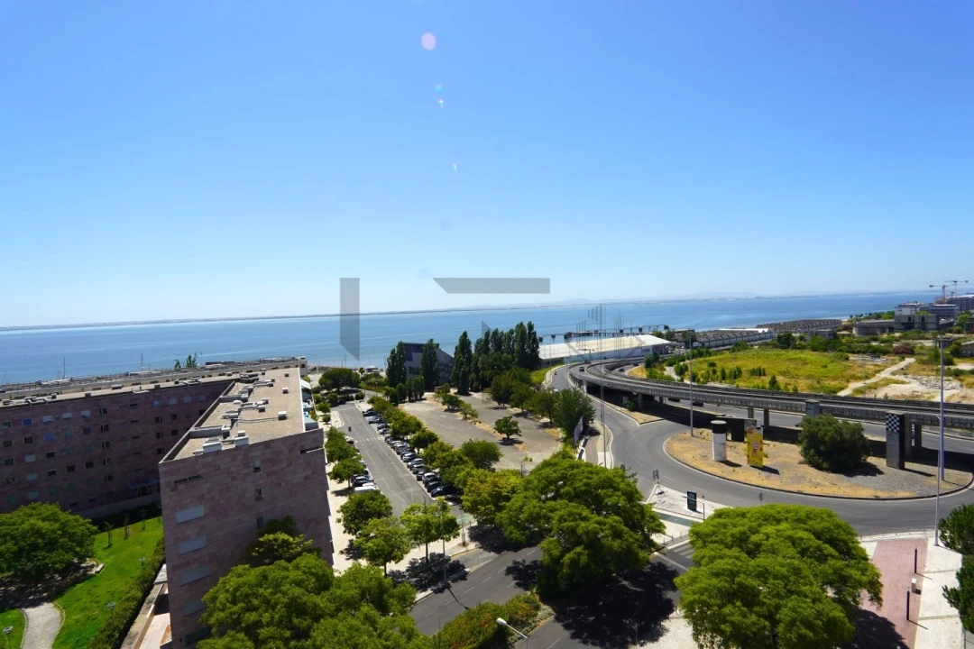 Apartamento T4 para Venda em Parque das Nações Foto 9