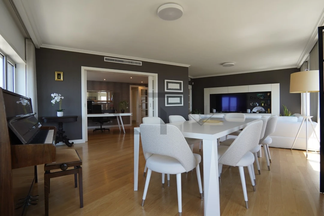 Apartamento T4 para Venda em Parque das Nações Foto 10