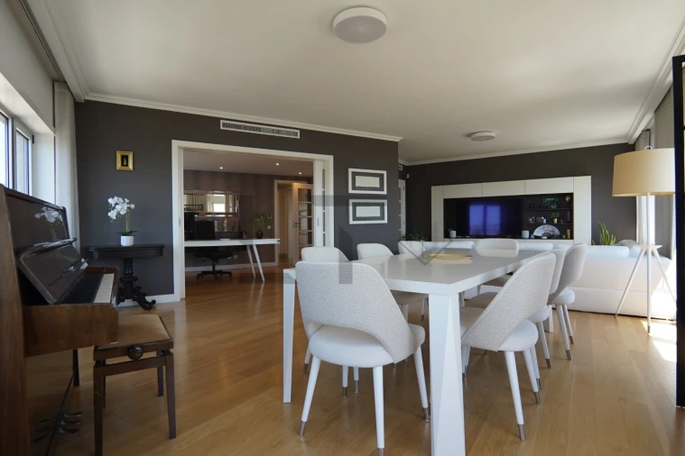 Apartamento T4 para Venda em Parque das Nações Foto 10