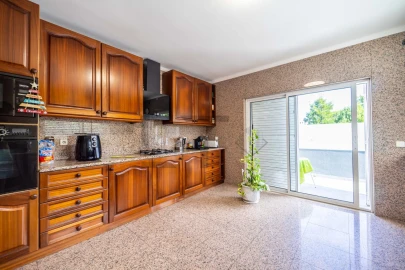 Moradia T6 para Venda em Corroios