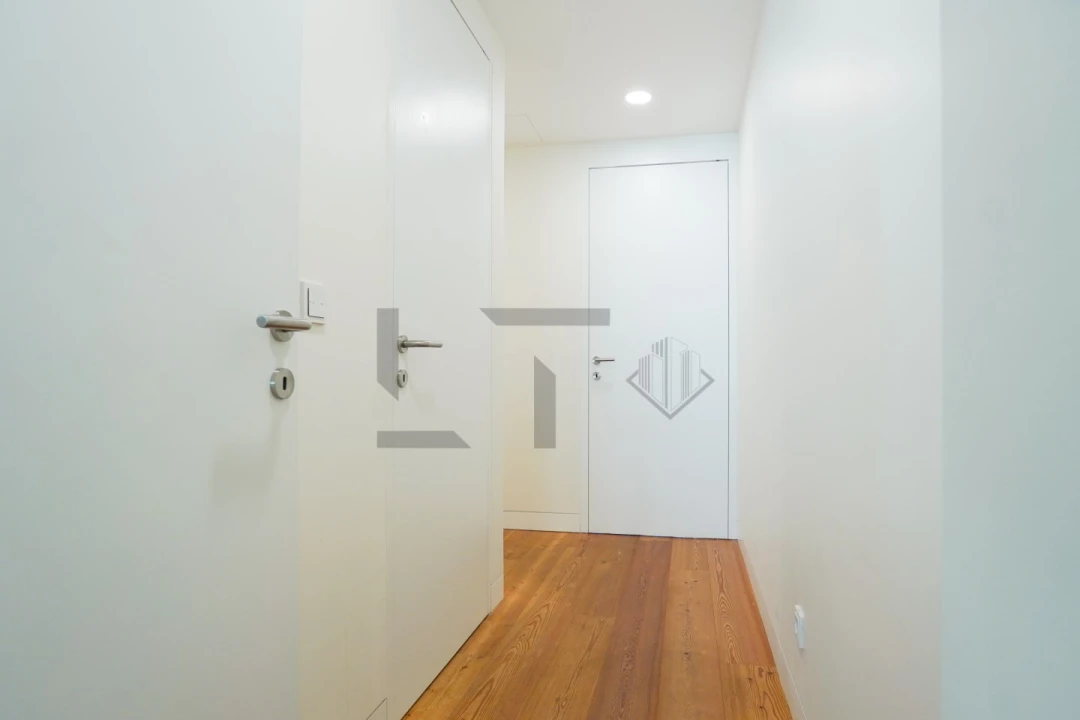 Apartamento T3 para Venda em Santo António Foto 32