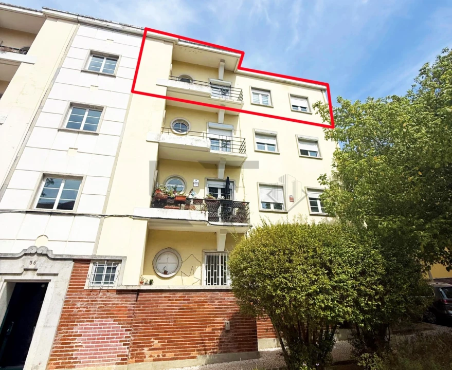Apartamento T4 para Venda em Alvalade Foto 3