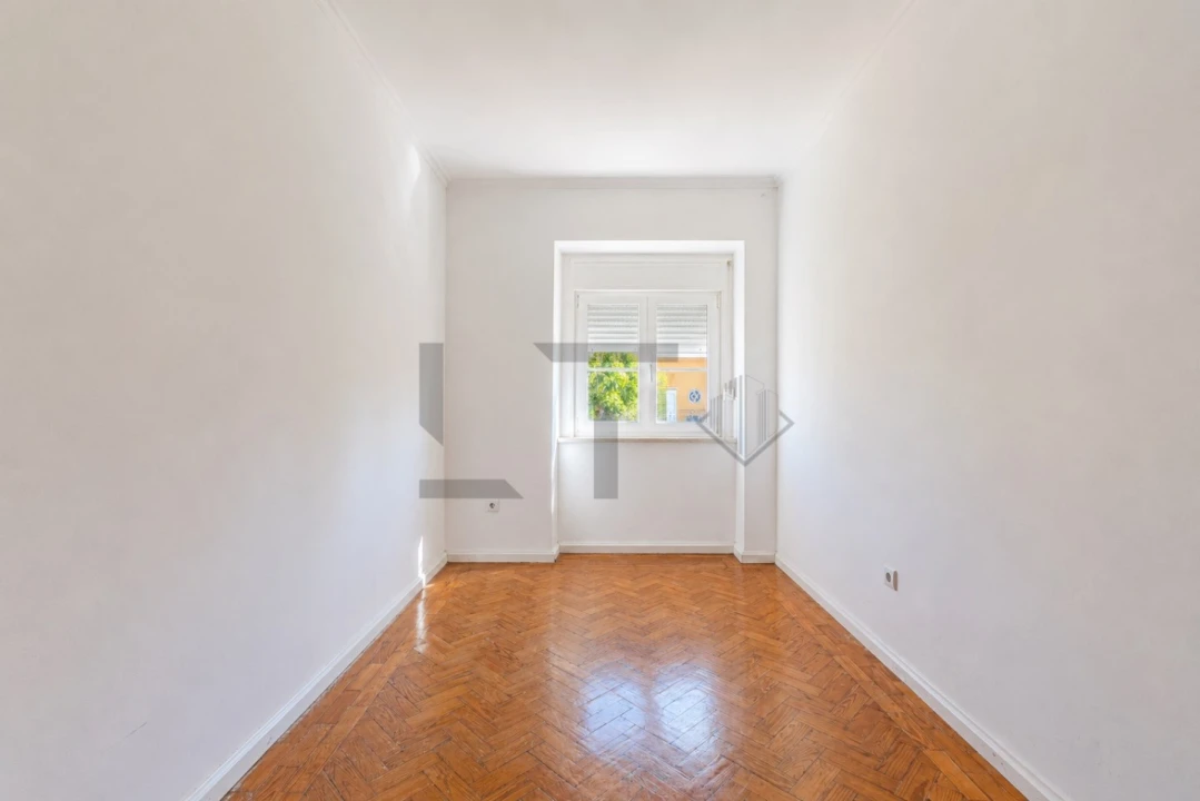 Apartamento T4 para Venda em Alvalade Foto 14