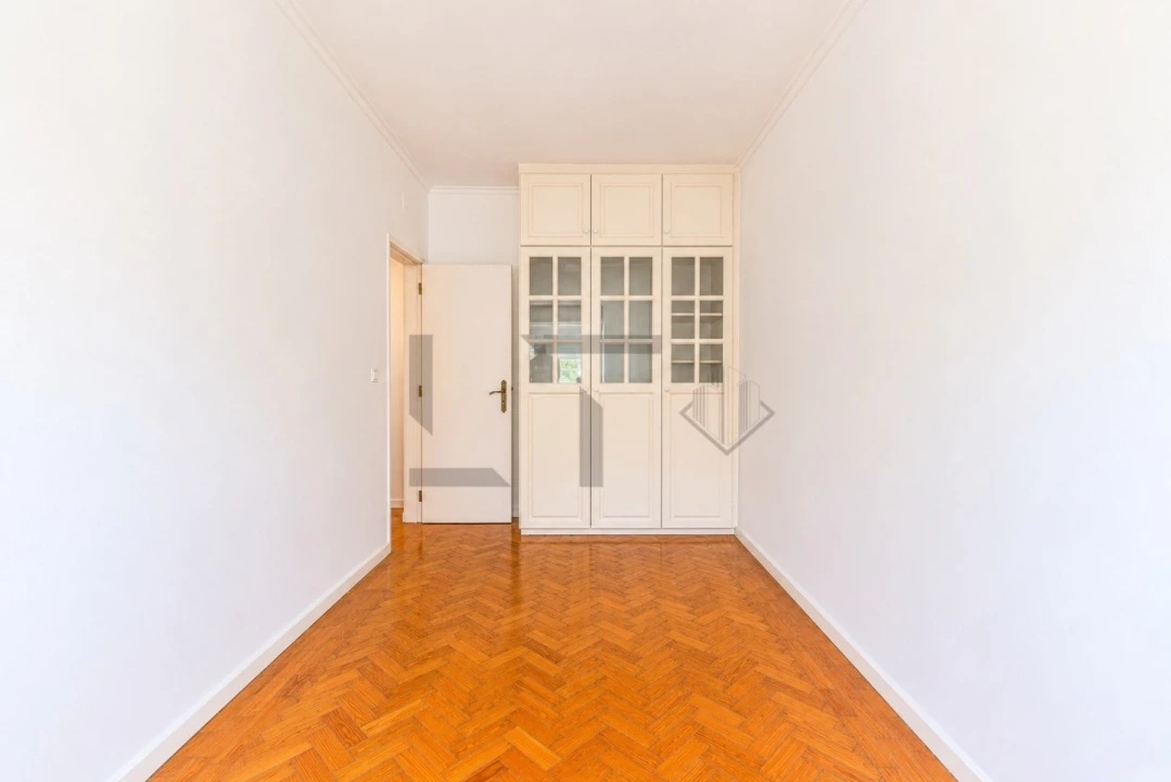 Apartamento T4 para Venda em Alvalade Foto 15