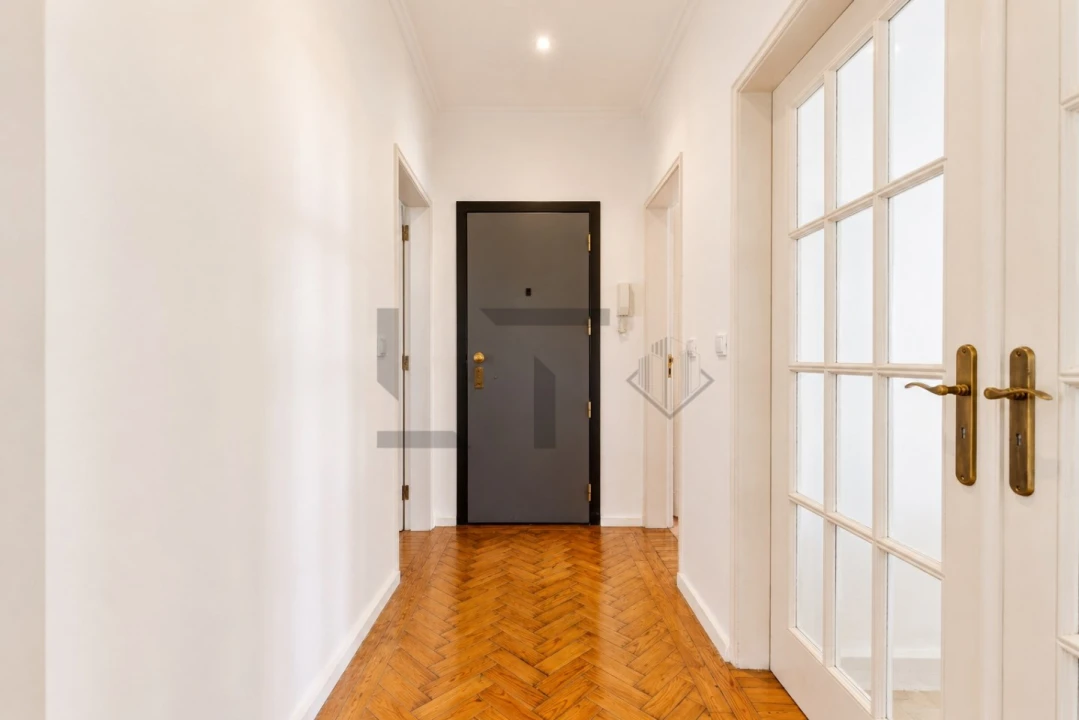 Apartamento T4 para Venda em Alvalade Foto 16