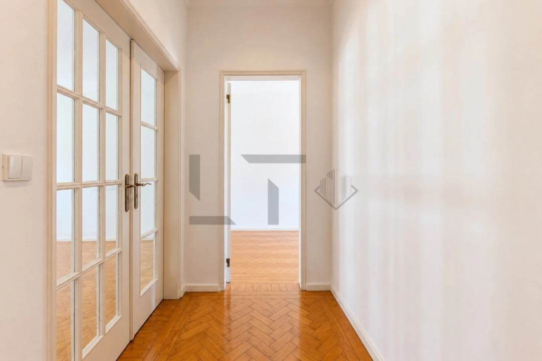 Apartamento T4 para Venda em Alvalade Foto 17