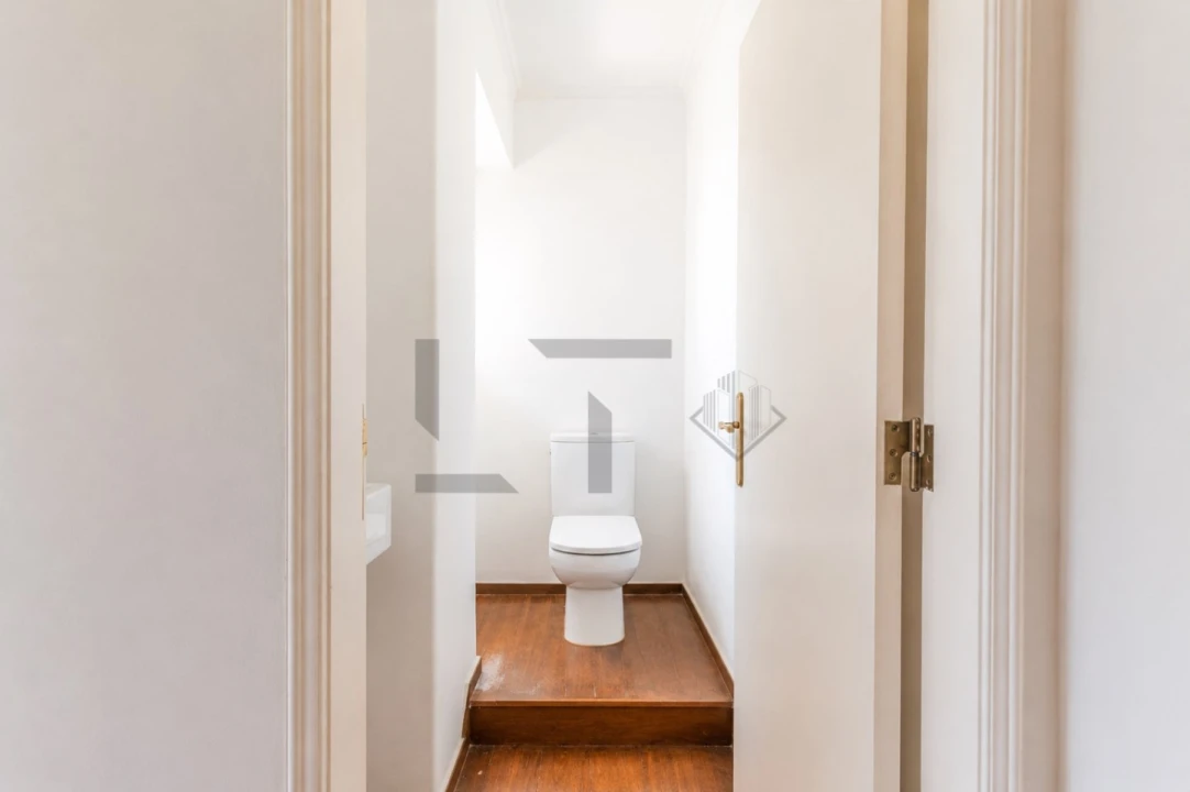 Apartamento T4 para Venda em Alvalade Foto 19