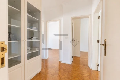 Apartamento T4 para Venda em Alvalade