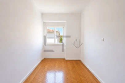 Apartamento T4 para Venda em Alvalade