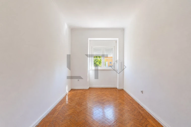 Apartamento T4 para Venda em Alvalade Foto 14