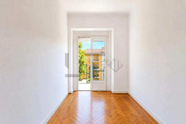 Apartamento T4 para Venda em Alvalade Foto 18