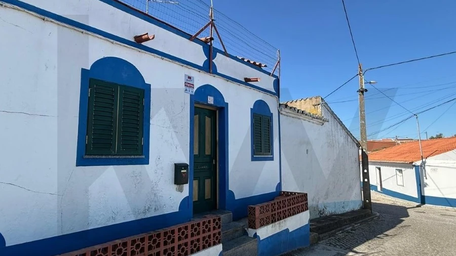 Moradia T2 para Venda em Campo e Campinho