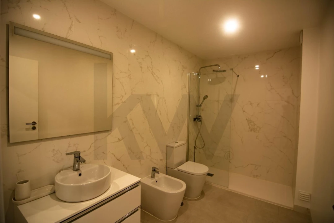 Apartamento T3 para Venda em Bombarral e Vale Covo Foto 18