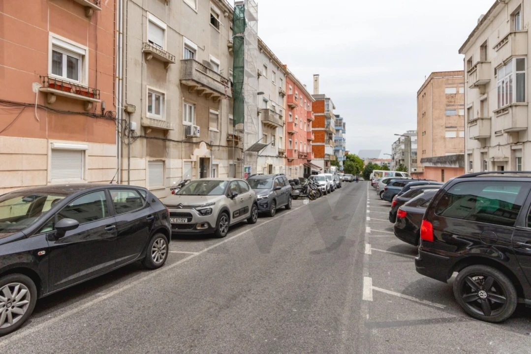 Apartamento T2 para Venda em Ajuda Foto 30