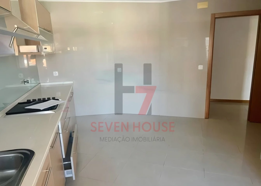 Apartamento T3 para Venda em Santo Antão e São Julião do Tojal Foto 2