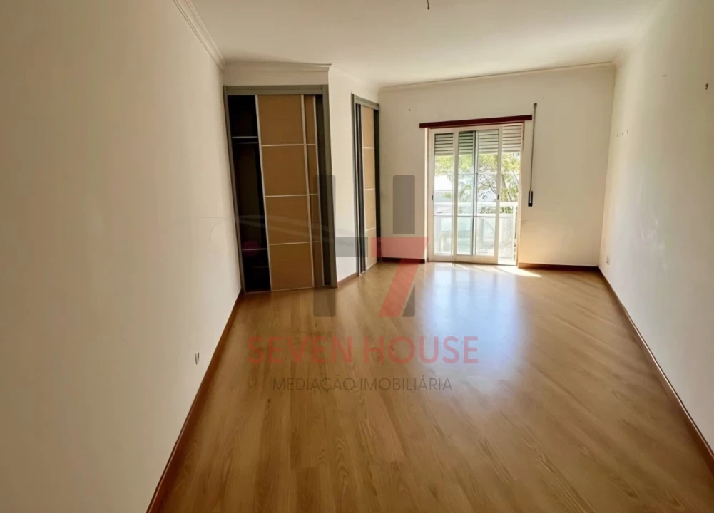 Apartamento T3 para Venda em Santo Antão e São Julião do Tojal Foto 7