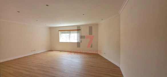 Apartamento T3 para Venda em Santo Antão e São Julião do Tojal