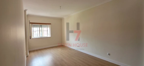 Apartamento T3 para Venda em Santo Antão e São Julião do Tojal