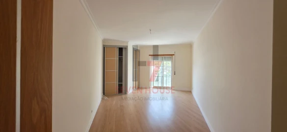 Apartamento T3 para Venda em Santo Antão e São Julião do Tojal