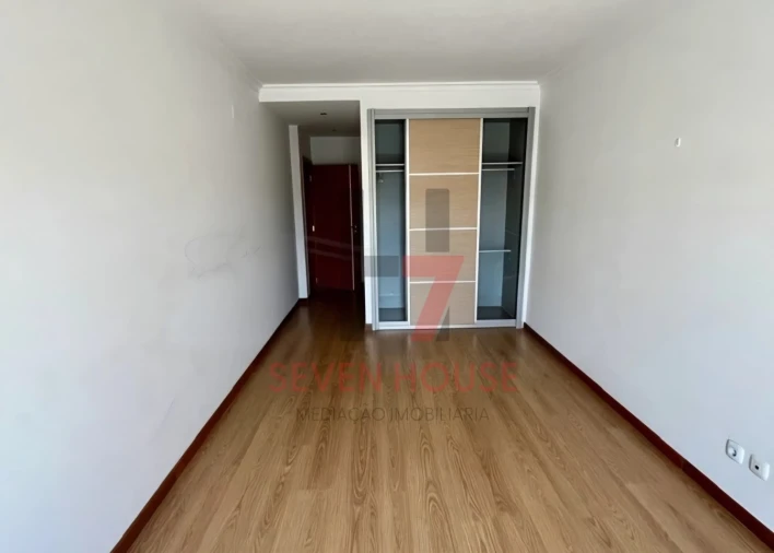Apartamento T3 para Venda em Santo Antão e São Julião do Tojal Foto 5