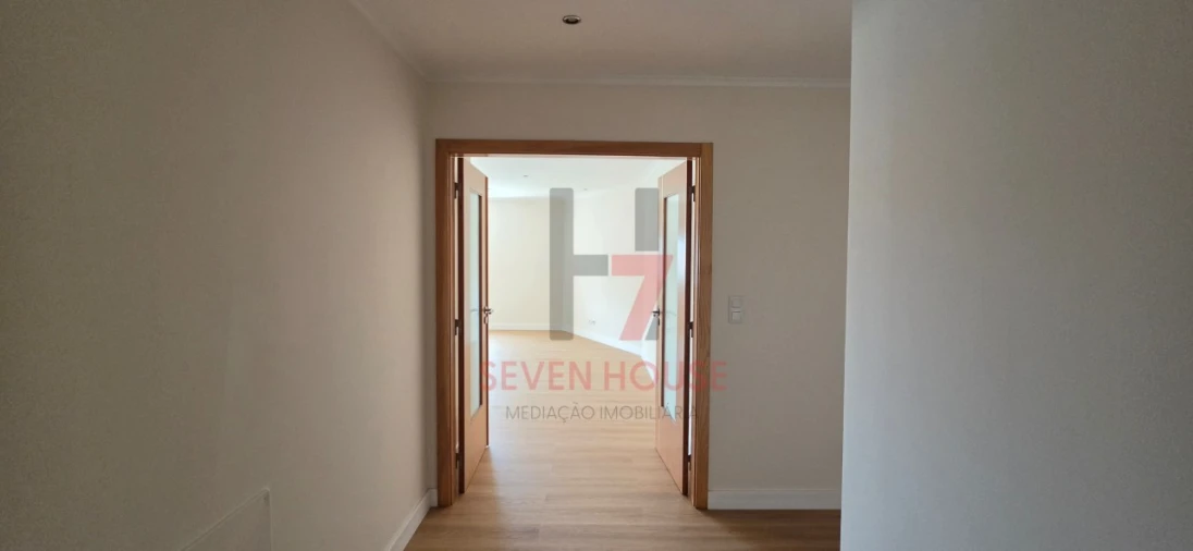 Apartamento T3 para Venda em Santo Antão e São Julião do Tojal Foto 3